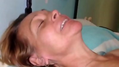 SE&Ntilde; Colombian hippy's guide to intense orgasm: her hairy pussy's fast climax