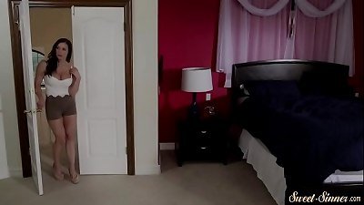 Mature babe doggystyled by a fat dick