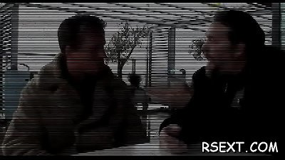 Sexy mature hooker spreads broad for a real xxx pounding